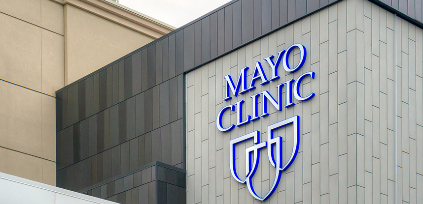 Jury awards Iowa woman $19.8 million for “botched” Mayo Clinic surgery